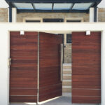 ΕΞΩΤΕΡΙΚΗ ΠΟΡΤΑ ΕΙΣΟΔΟΥ-ΤΡΙΠΛΗΣ ΟΨΗΣ